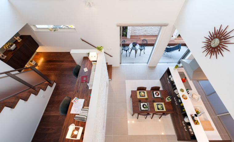 シンプルでスタイリッシュな室内