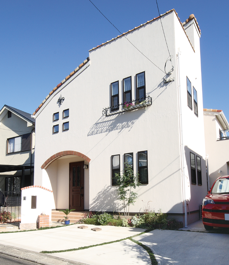 南欧風の注文住宅外観